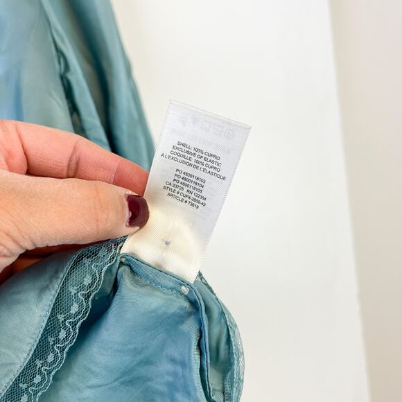 Wilfred Aritzia Size XS Bria Blouse Satin Puff Sleeve Button Front Blue - Picture 6 of 10